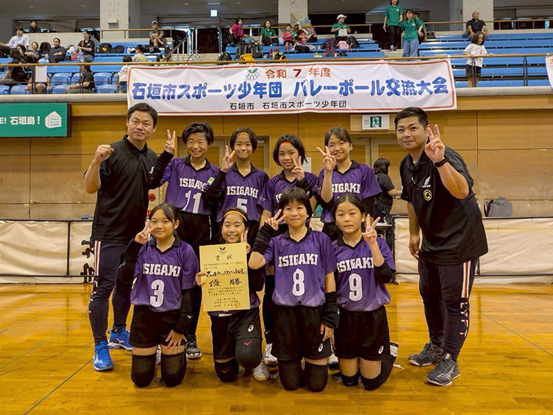 女子Bクラスの部優勝:石垣ウィングスポーツ少年団 女子Bクラスの部優勝:石垣ウィングスポーツ少年団