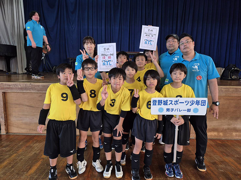 男子Bクラスの部優勝:登野城スポーツ少年団 男子Bクラスの部優勝:登野城スポーツ少年団