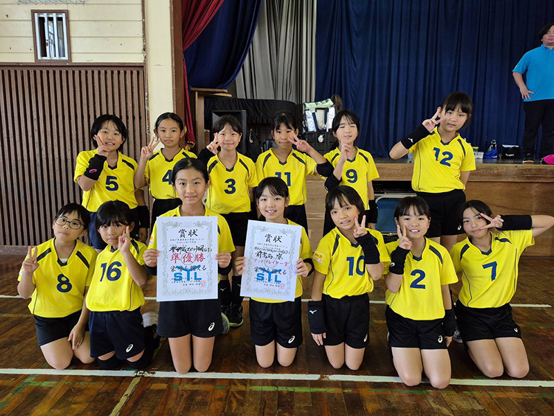 女子Cクラスの部準優勝:登野城スポーツ少年団 女子Cクラスの部準優勝:登野城スポーツ少年団